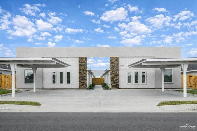 Building Photo - 1 Notre Dame Ave Unit 4