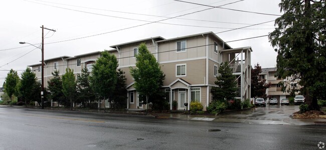 Photo - MF 11 - Cedarhurst Village Apartments
