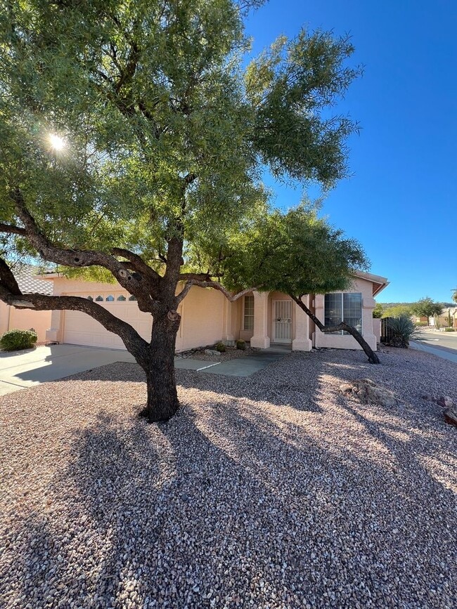 Building Photo - CATALINA FOOTHILLS 3 BEDROOM 2 BATH WITH DEN NEAR SABINO CANYON