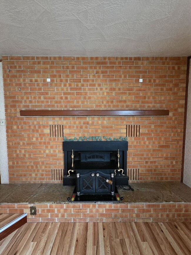 Photo - Spacious Cottage on 1/2 Acre Lot