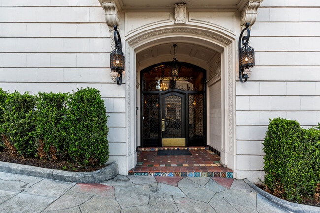 Photo - 2355 Leavenworth