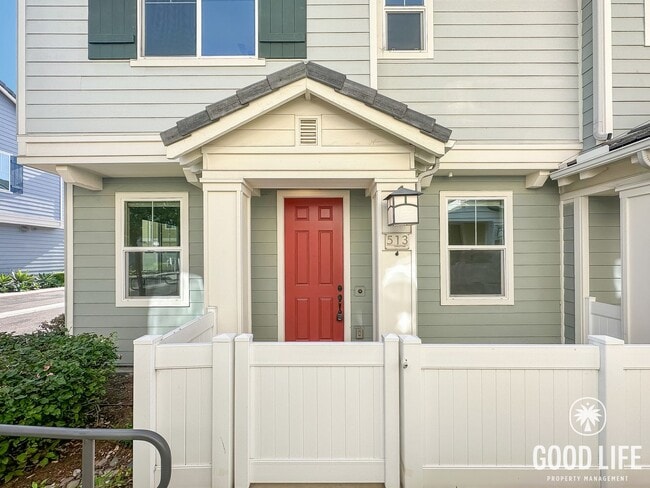 Building Photo - Beautiful 3B/2.5BA Townhouse in Imperial Beach with Loft, Private Patio & 2-Car Garage