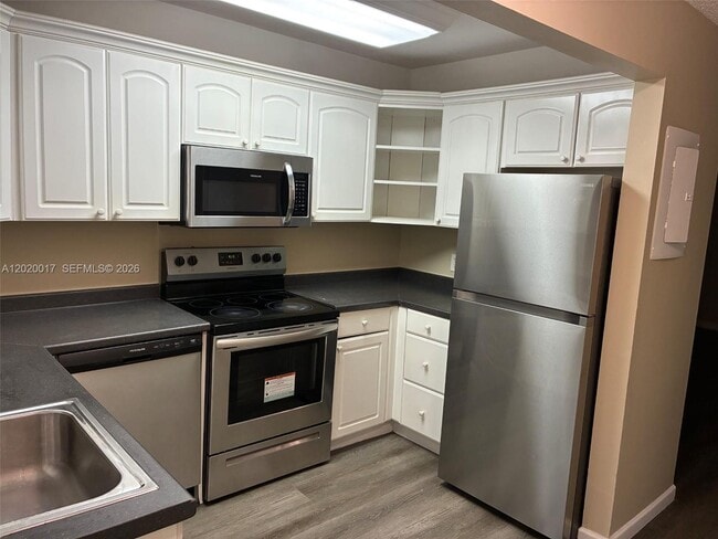 Photo - 617 Ixoria Ave Unit 18