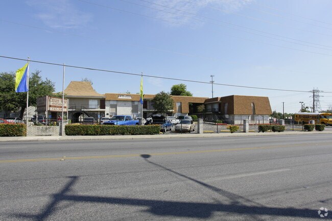 Photo - Canlen West Apartments