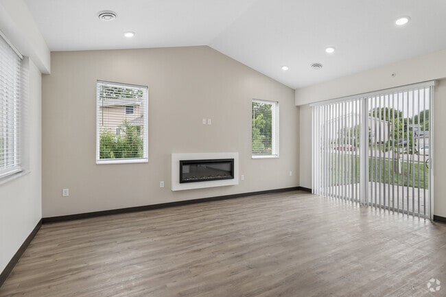 2BR, 2BA - 1,400SF - Living Room