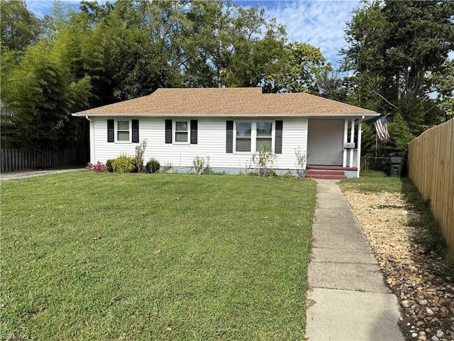 Building Photo - 1744 N Lakeland Dr Rental