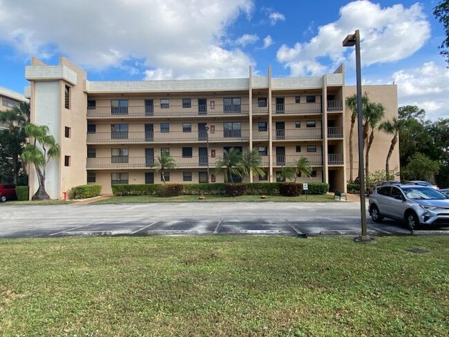 Photo - 4760 Lucerne Lakes Blvd W Condo Unit 404