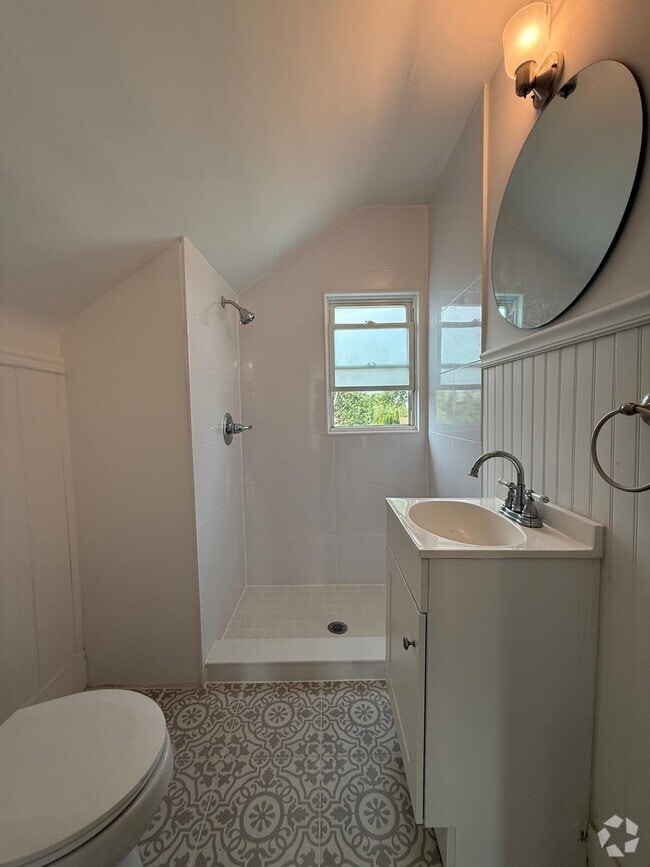 Building Photo - 415 Madison Ave Unit 2 Rental