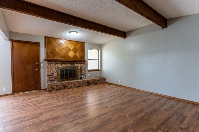 Photo - Cute Yukon Home