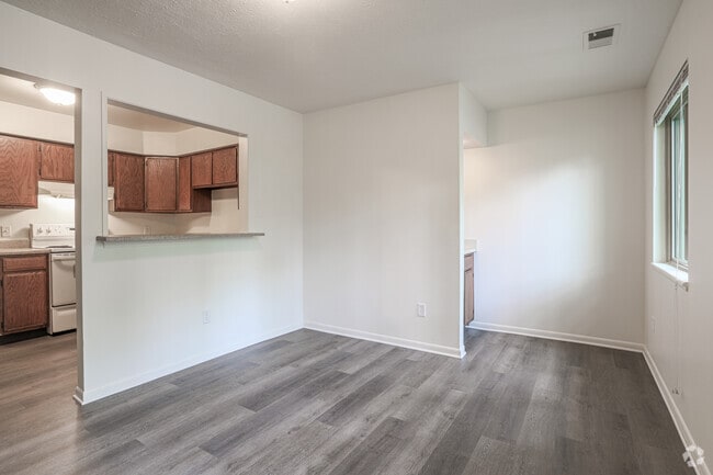 2BR, 1.5BA - Deluxe - 1,126SF - Dining Room