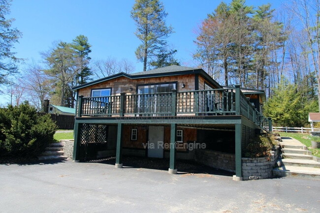 Building Photo - 94 Lakeshore Dr