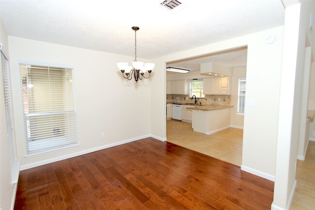 Photo - 2731 Colony Dr