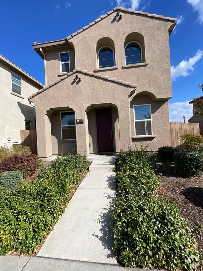 Building Photo - NATOMAS 3 bd/2.5 Bath Home AVAILABLE NOW