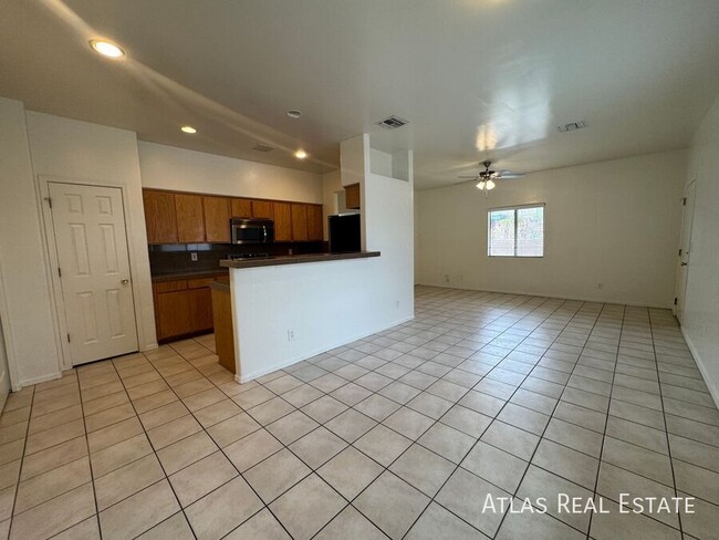 Building Photo - 1035 W Congress St Unit 2 Rental