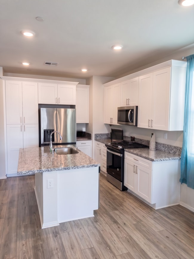 Photo - 211 N Vincent Ave