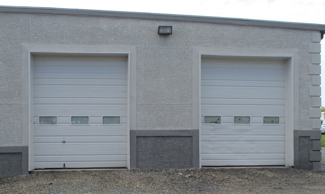 Building Photo - Warehouse space w/ small office AVAILABLE Unit Garage #16