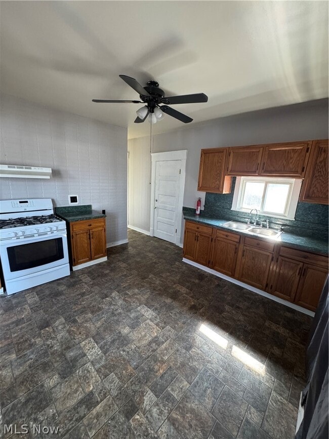 Photo - 9316 Raymond Ave