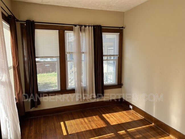 Photo - 102 Melrose Ave