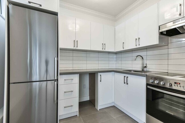 Photo - Prince Arthur Unit 00401