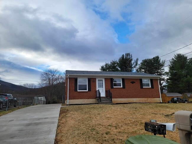 Photo - 1442 Filson St