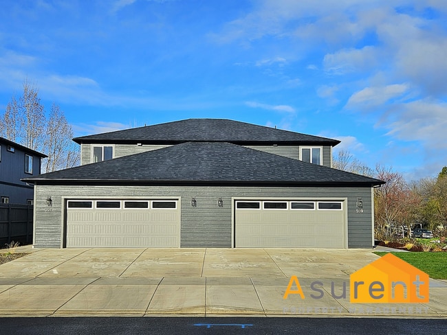 Building Photo - Newly Constructed 3 Bedroom, 2.5 bathroom SW Medford Home