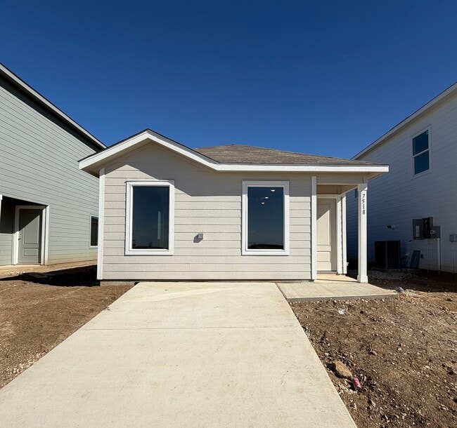 Building Photo - 7518 India Star