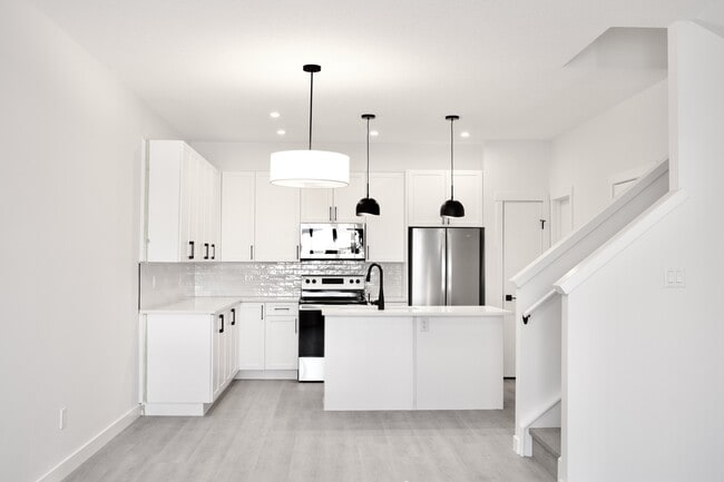 Photo - 9938 162 St NW Unit 5