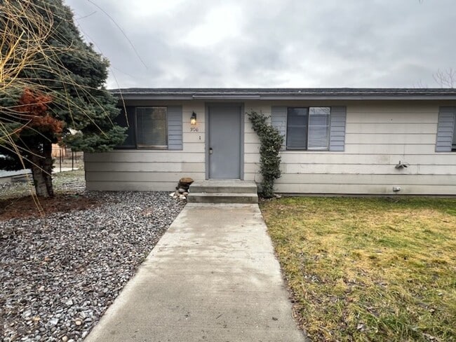 Building Photo - 306 2nd St SE Unit 1 Rental