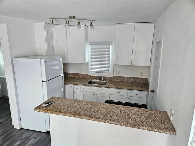 Photo - Wonderful 1 Bed 1 Bathroom Condo In Escondido - Call Today