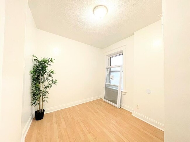 Photo - 2747 Pestalozzi St Unit 2E