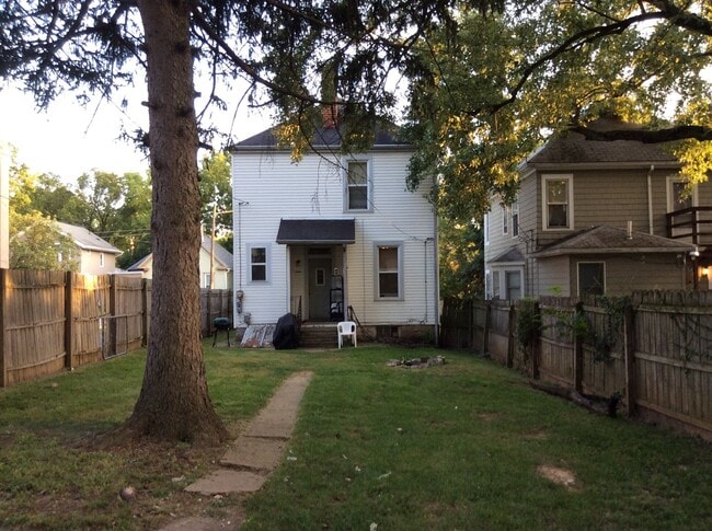 Photo - 3 bedroom 1 bath single family home with y...
