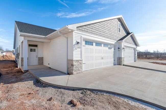 Photo - 1901 Hidden Hollow Ln