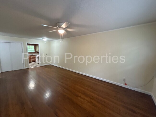 Photo - 1800-1800 1/2 Cherry Laurel Dr. - Outside CoC - R14010-07-30 Unidad 1800.5