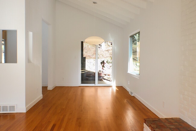 Photo - 21 Woodbury Rd