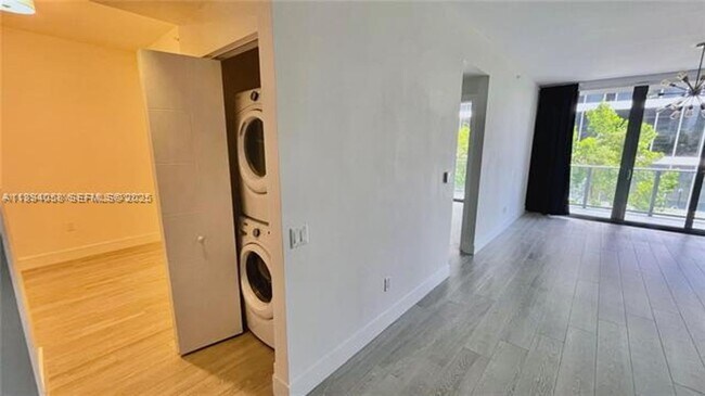 Photo - 2960 NE 207th St Unit 2960 NE 207th St  609