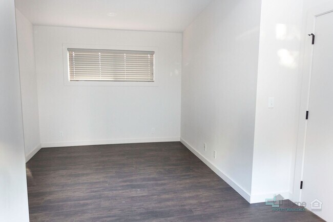 2425 SE Monroe St Unit 1