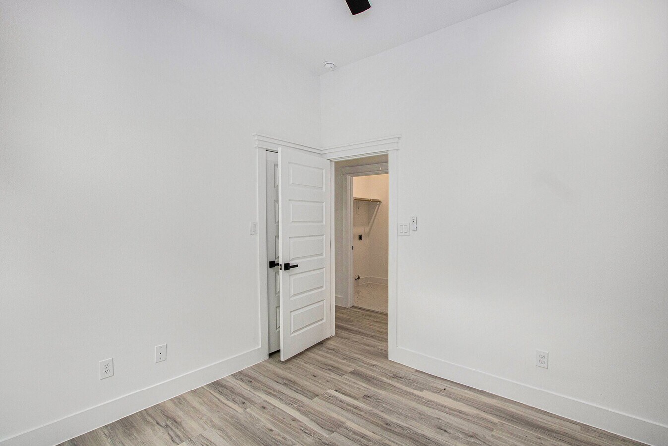 Photo - 3652 Seabrook St