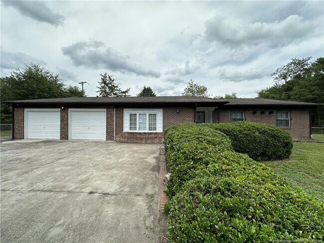 Building Photo - 1601 Blue Springs Rd