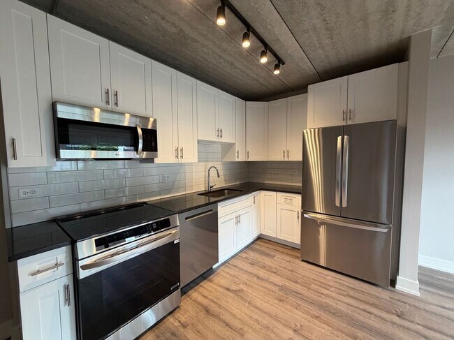 Photo - 952 W Carmen Ave Unit 511
