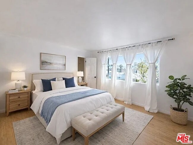 Photo - 1141 19th St Unidad 5