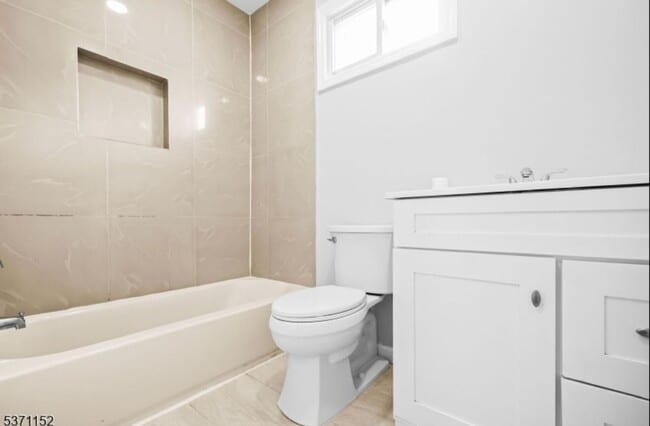 Photo - 87 Isabella Ave