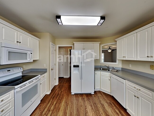 Photo - 2824 Candlewicke Dr