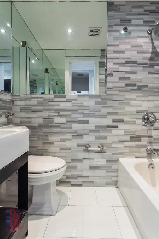 Photo - 437 W 53rd St Unit A4