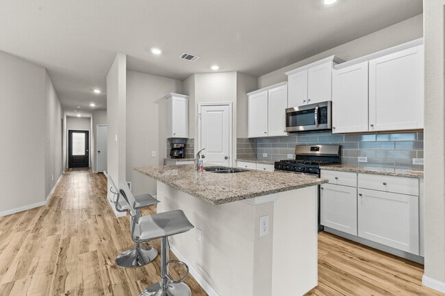 Photo - 15011 Maskette Ave