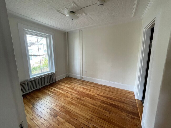Photo - Studio Room Rentals and 2-Bedroom Units Unit 1B
