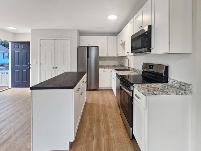 Photo - 7 Paris Creek Ct