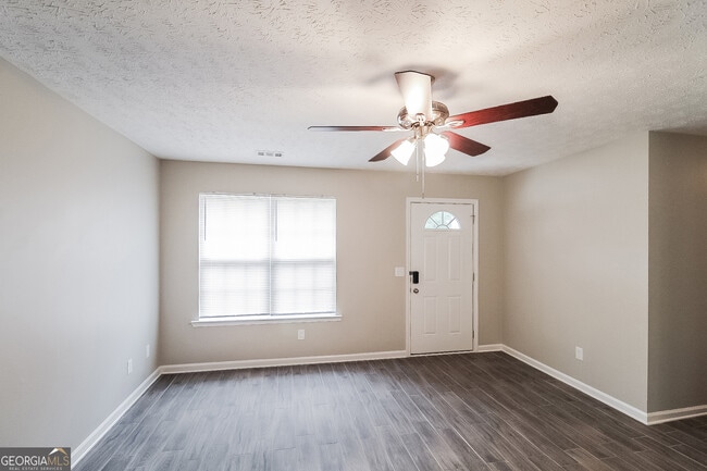 Photo - 6793 Creeks Edge Ct