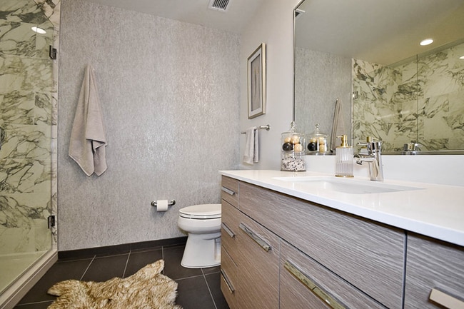 Photo - 732 W Madison St