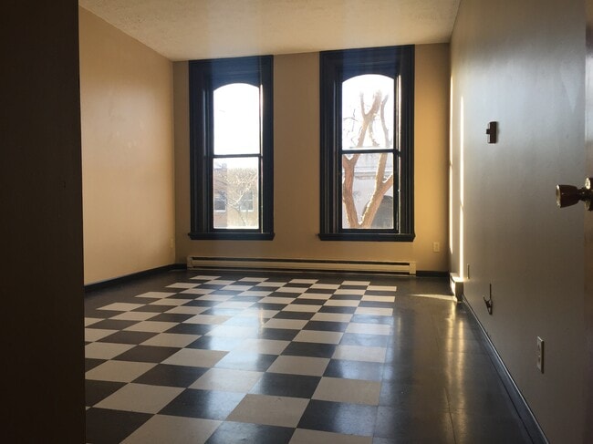 Photo - 57 Main St S Unidad 1