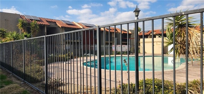 Photo - 2020 Guthrie St N Apartment Unit F06